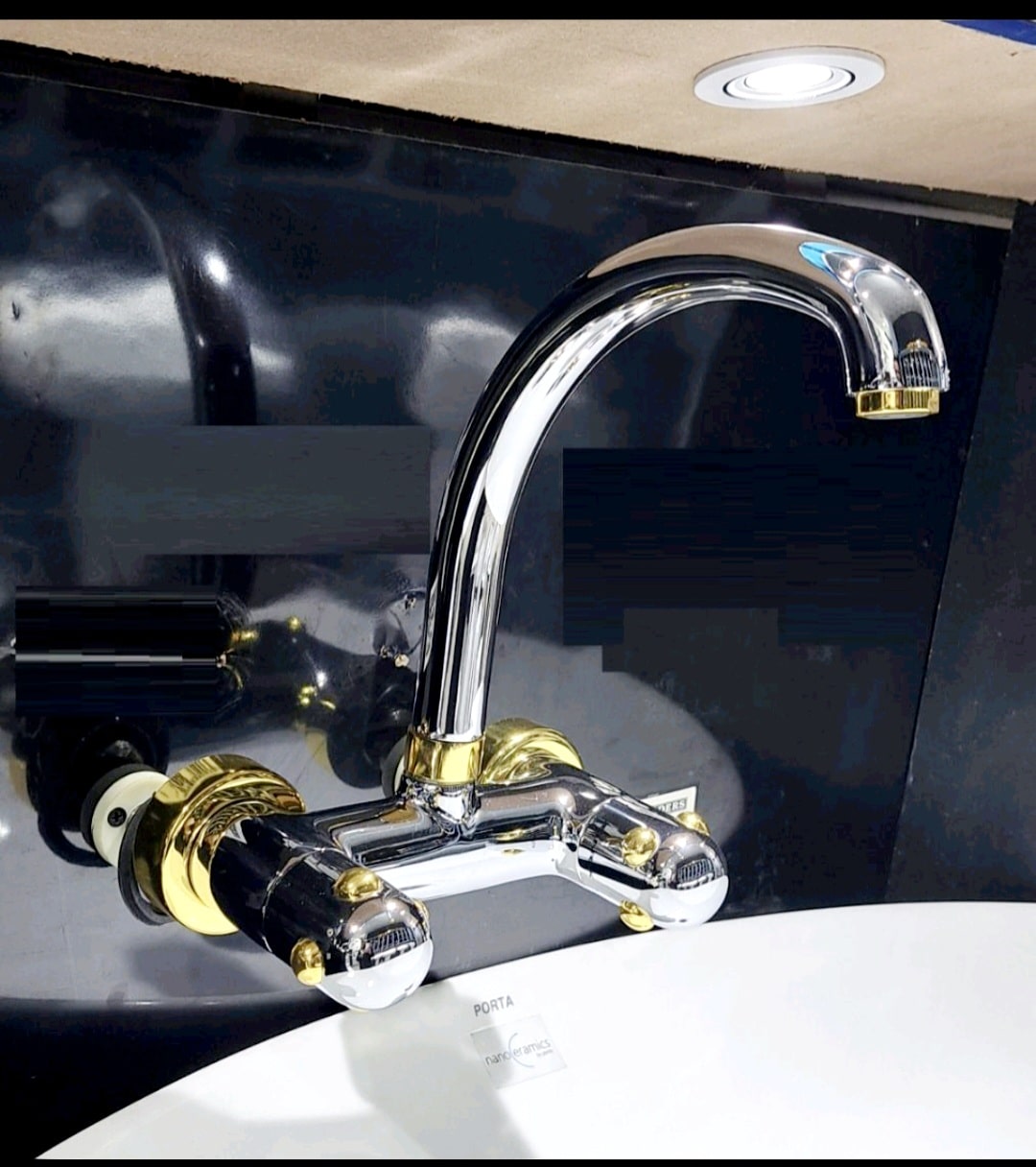 Round Quarter Sink Mixer Chrome Gold 212 909 image